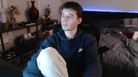 Alex online show from December 2, 1:41 am