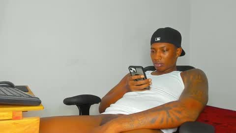 Snapshot of ebony_brandons chatting on February 20, 2:18 am Brandon online show from February 20, 2:18 am