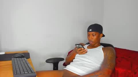 Snapshot of ebony_brandons chatting on February 6, 11:48 pm Brandon online show from February 6, 11:48 pm
