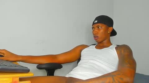 Snapshot of ebony_brandons chatting on February 14, 3:43 am Brandon online show from February 14, 3:43 am
