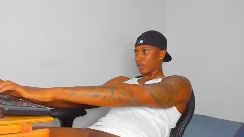 Snapshot of ebony_brandons chatting on February 11, 2:25 am Brandon online show from February 11, 2:25 am