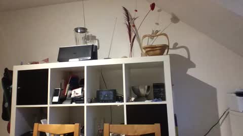 Snapshot of eddelmar chatting on December 4, 7:50 am eddelmar online show from December 4, 7:50 am