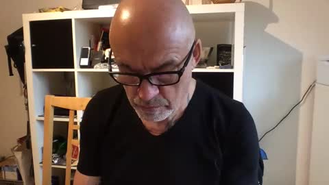 Snapshot of eddelmar chatting on March 12, 8:08 am eddelmar online show from March 12, 8:08 am