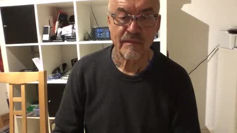 Snapshot of eddelmar chatting on January 2, 5:39 pm eddelmar online show from January 2, 5:39 pm
