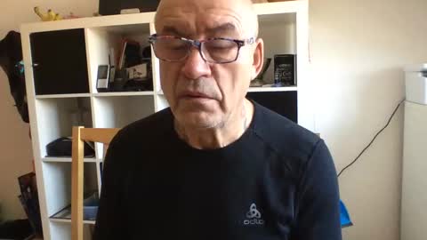Snapshot of eddelmar chatting on February 4, 10:32 am eddelmar online show from February 4, 10:32 am