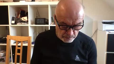 Snapshot of eddelmar chatting on February 17, 9:56 am eddelmar online show from February 17, 9:56 am