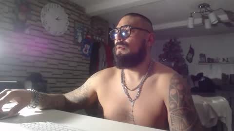 edgarram83 online show from November 28, 7:11 am