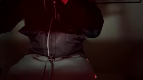 Snapshot of einhoernchen438 chatting on November 1, 4:38 am einhoernchen438 online show from November 1, 4:38 am