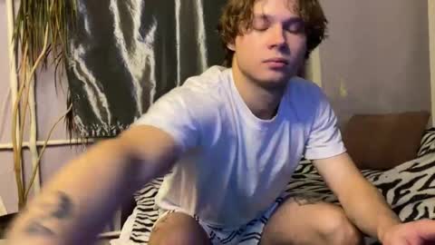 Eitan online show from October 27, 3:36 pm