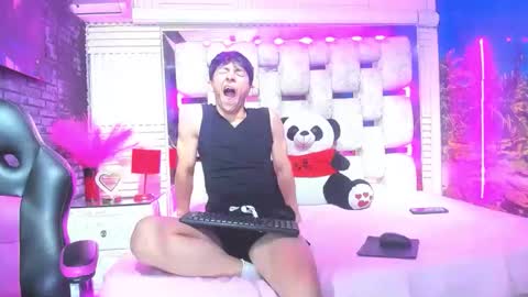 Elan Giralon online show from March 21, 1:53 am