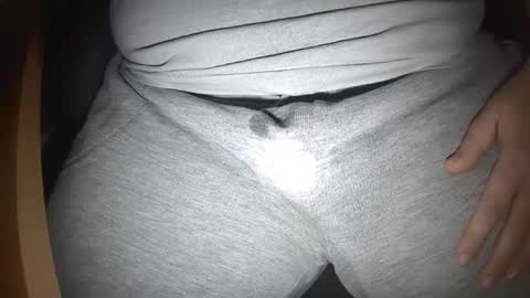 Snapshot of elbarto0o chatting on February 1, 7:44 pm elbarto0o online show from February 1, 7:44 pm