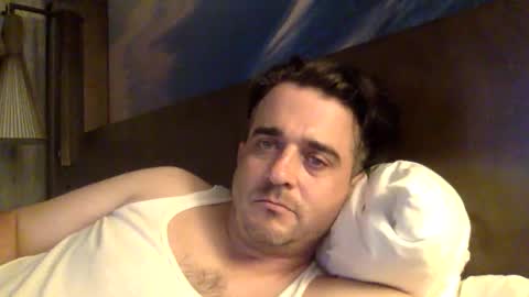 Snapshot of elblueprince chatting on October 2, 3:21 am elblueprince online show from October 2, 3:21 am
