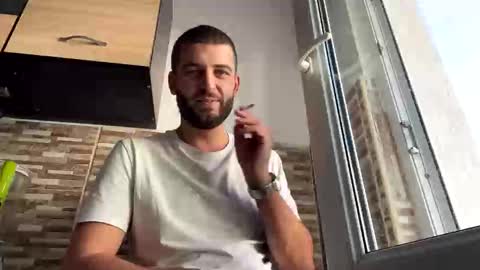 elchapoguzman95 online show from November 2, 11:25 am