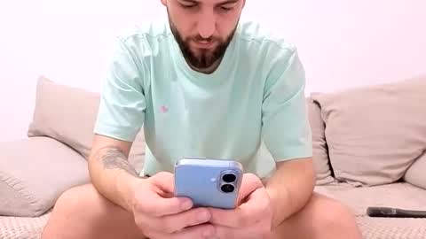 elchapoguzman95 online show from December 22, 10:12 am