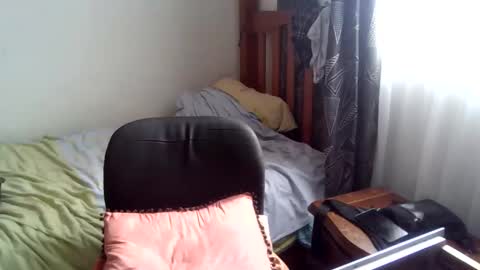 elflaco_6969 online show from December 16, 7:43 pm