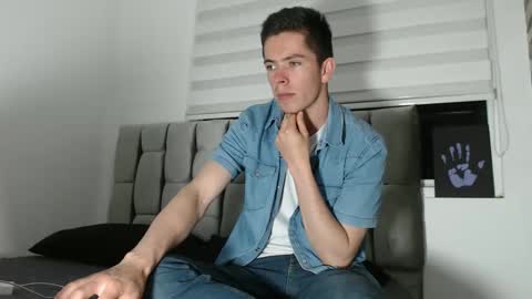 Snapshot of elian_tg chatting on January 2, 1:17 am Elian online show from January 2, 1:17 am