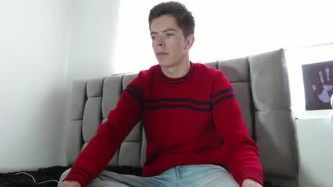 Snapshot of elian_tg chatting on February 5, 7:10 pm Elian online show from February 5, 7:10 pm
