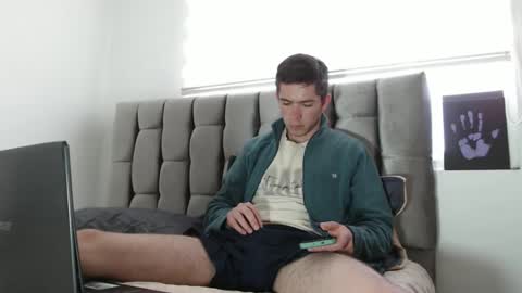 Snapshot of elian_tg chatting on January 12, 7:53 pm Elian online show from January 12, 7:53 pm