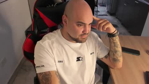 Elian online show from November 25, 9:39 pm