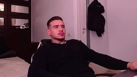 ElijahThorne online show from December 19, 5:48 am