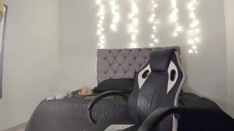 elio_dicaprio online show from November 26, 3:09 am