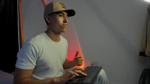 elio_dicaprio online show from November 17, 3:48 pm