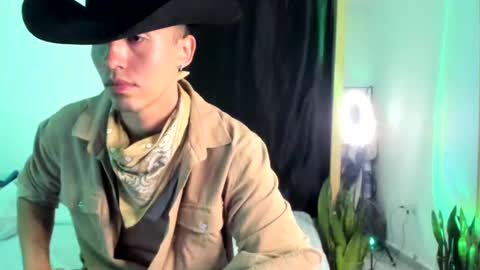 elio_dicaprio online show from November 4, 3:29 am