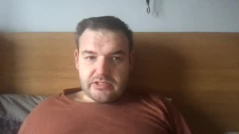 Snapshot of eliot26 chatting on December 3, 10:59 am e26 online show from December 3, 10:59 am