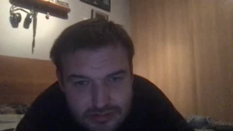Snapshot of eliot26 chatting on December 25, 7:02 pm e26 online show from December 25, 7:02 pm