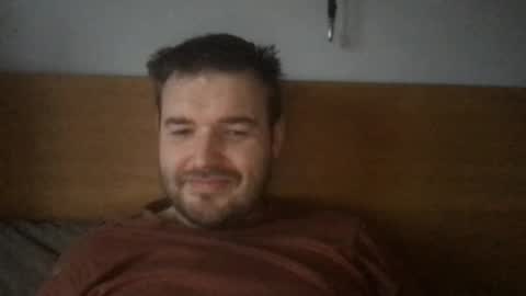 Snapshot of eliot26 chatting on December 30, 9:27 am e26 online show from December 30, 9:27 am