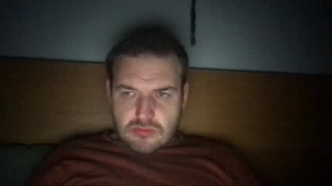 Snapshot of eliot26 chatting on December 9, 10:26 pm e26 online show from December 9, 10:26 pm