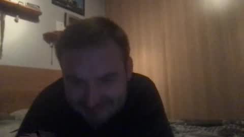 Snapshot of eliot26 chatting on December 4, 8:29 pm e26 online show from December 4, 8:29 pm