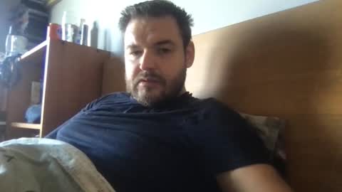 Snapshot of eliot26 chatting on October 5, 10:52 am e26 online show from October 5, 10:52 am