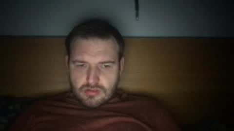 Snapshot of eliot26 chatting on March 6, 8:41 am e26 online show from March 6, 8:41 am