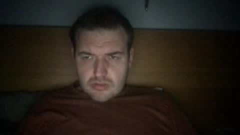 Snapshot of eliot26 chatting on December 17, 8:45 am e26 online show from December 17, 8:45 am