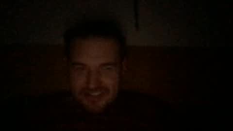 Snapshot of eliot26 chatting on December 8, 9:41 pm e26 online show from December 8, 9:41 pm