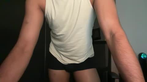 Snapshot of eliothomas chatting on October 26, 6:32 pm Elio Thomas online show from October 26, 6:32 pm