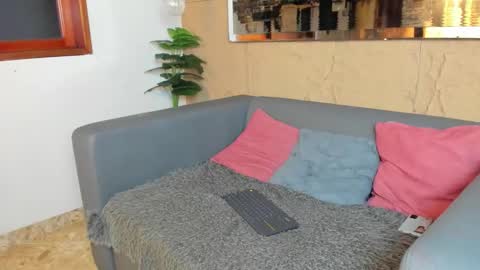 Elloit Colton online show from November 25, 10:45 pm