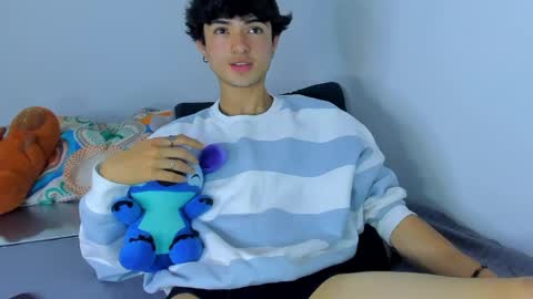 elliotvolkov online show from April 21, 1:08 am