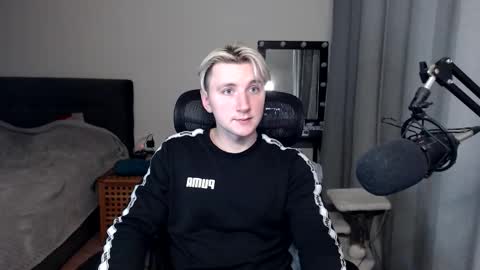 Elvin Vaenight online show from November 1, 6:12 pm