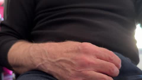 Elvis online show from February 7, 7:52 pm