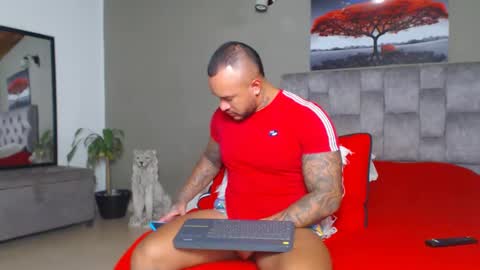 Snapshot of emanuelspencer chatting on September 24, 1:27 am emanuelspencer online show from September 24, 1:27 am