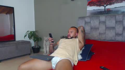 Snapshot of emanuelspencer chatting on January 18, 6:21 pm emanuelspencer online show from January 18, 6:21 pm