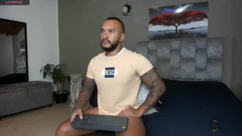 Snapshot of emanuelspencer chatting on February 5, 6:56 am emanuelspencer online show from February 5, 6:56 am