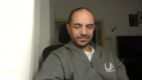 Snapshot of emmagold123 chatting on December 26, 4:43 am Ariel online show from December 26, 4:43 am