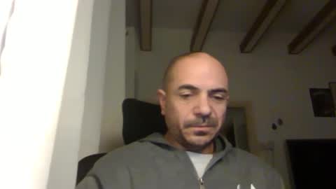 Snapshot of emmagold123 chatting on December 30, 4:20 am Ariel online show from December 30, 4:20 am