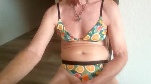 Emma online show from October 13, 9:10 pm