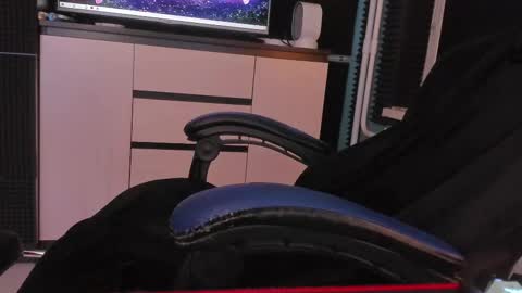 Enker online show from February 22, 10:48 pm