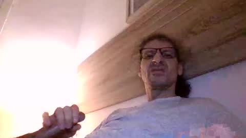Snapshot of enri222 chatting on March 1, 1:32 am rineking online show from March 1, 1:32 am