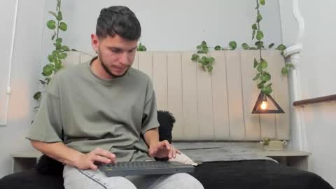 ENZO online show from November 13, 4:00 pm